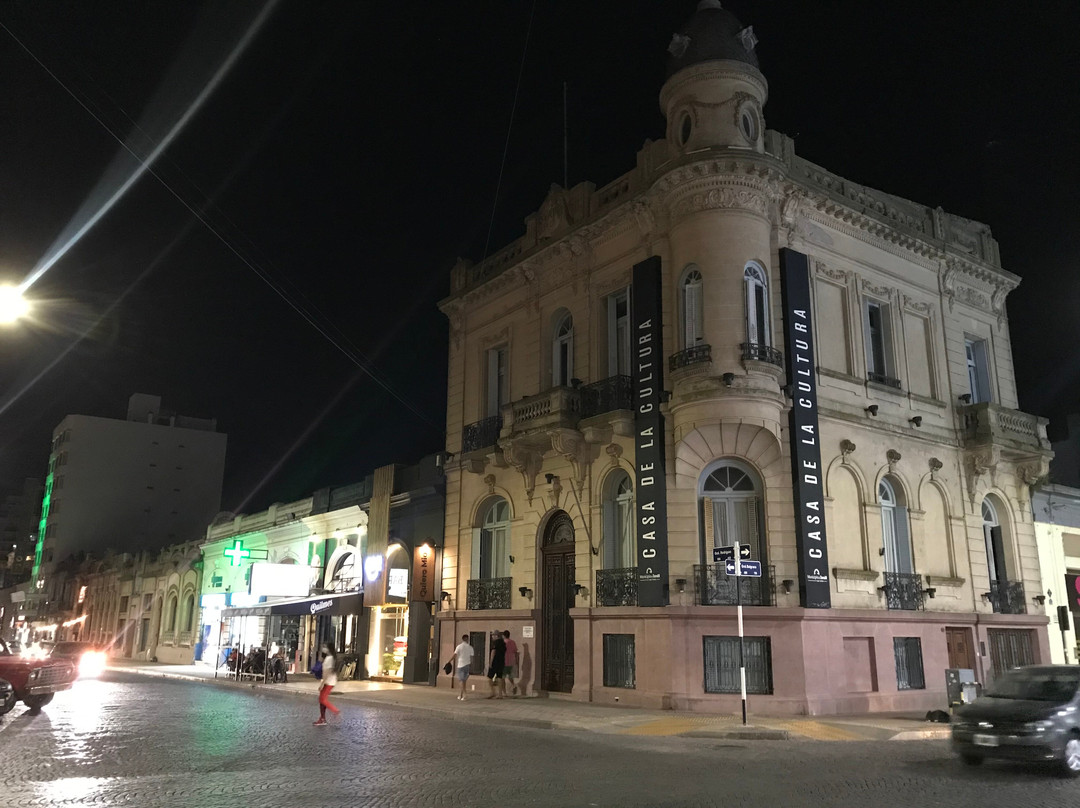 Plaza Independencia-坦迪尔必去景点