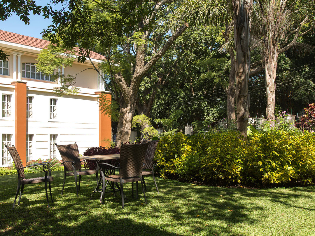 瑞雅尔普罗提酒店主图