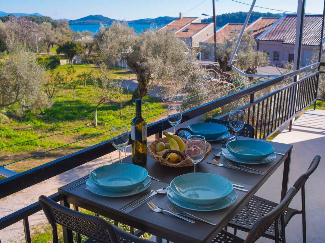 Kostas Studios主图