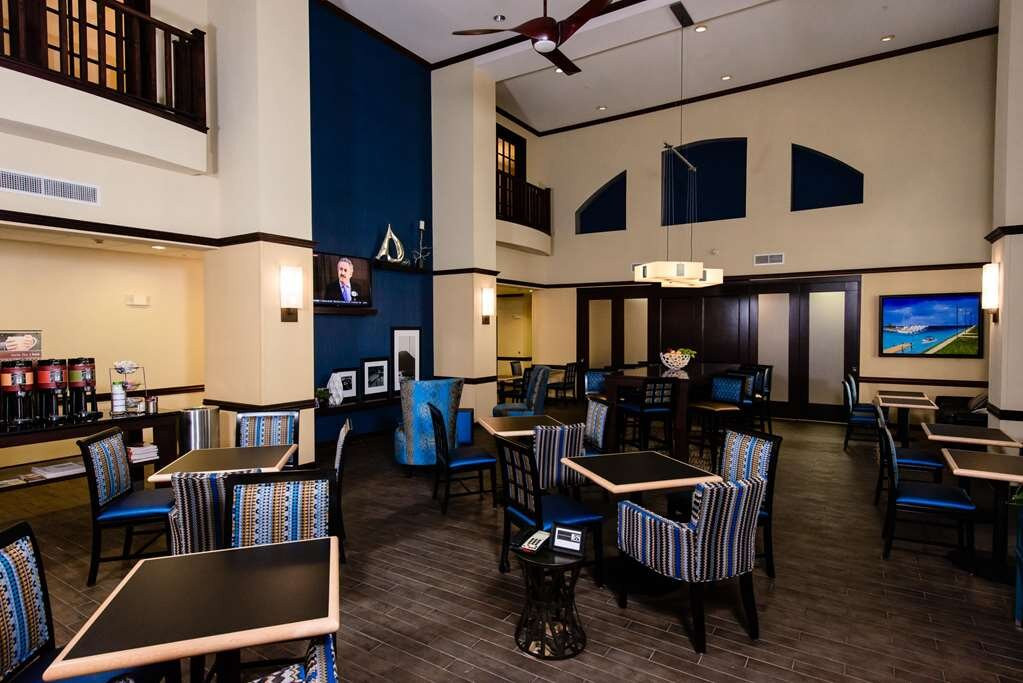 Hampton Inn & Suites Port Arthur主图