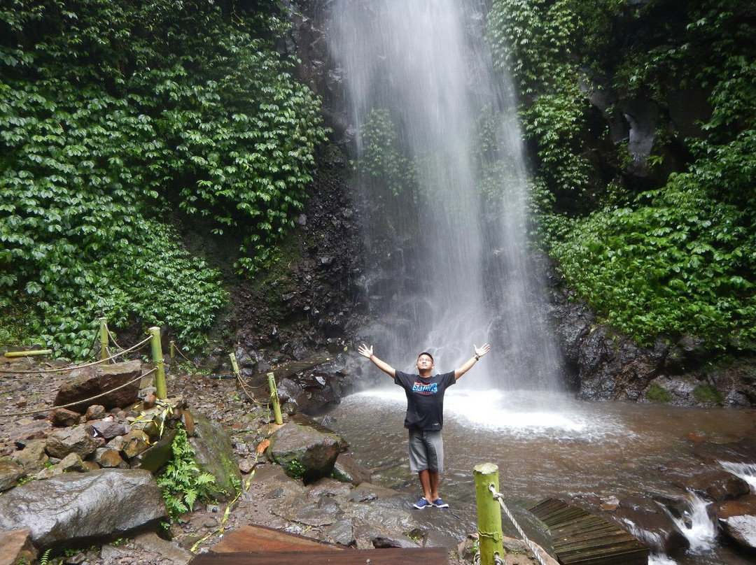 Dlundung Waterfall景点图片