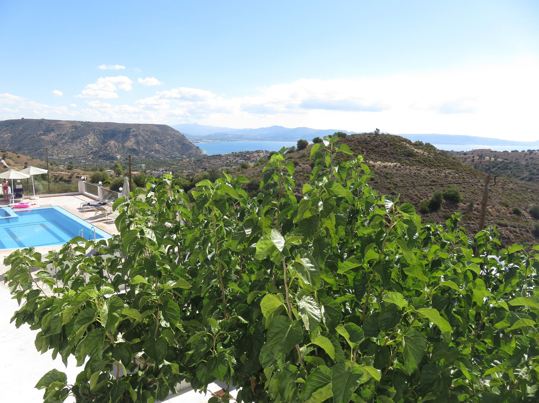 勒尼克斯度假酒店主图