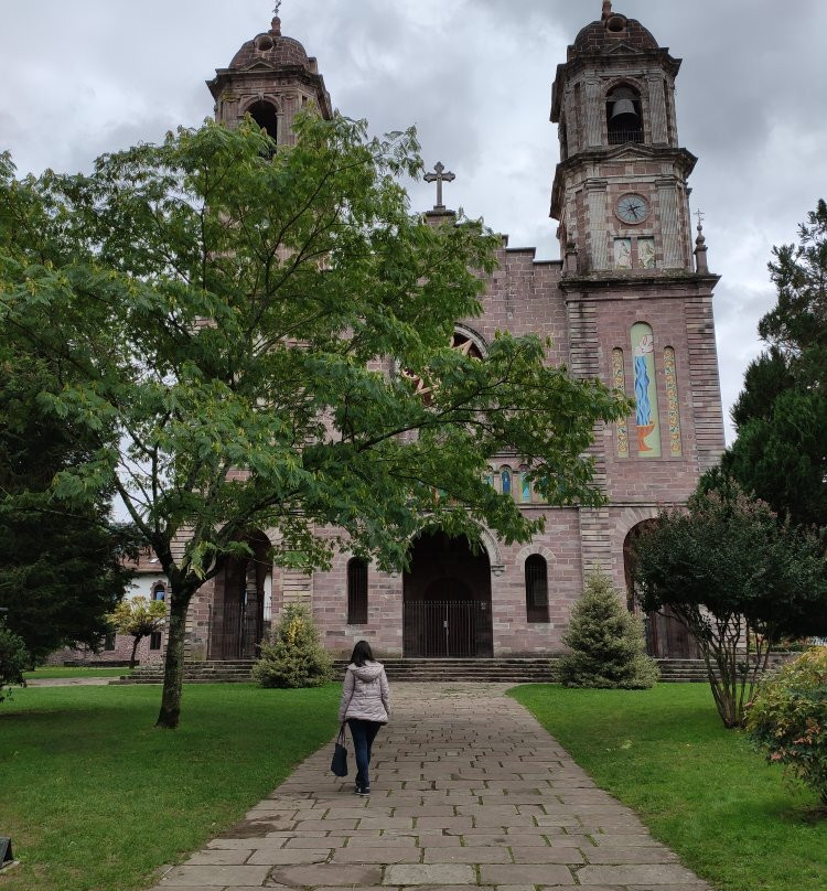 Iglesia De Santiago-Elizondo必去景点