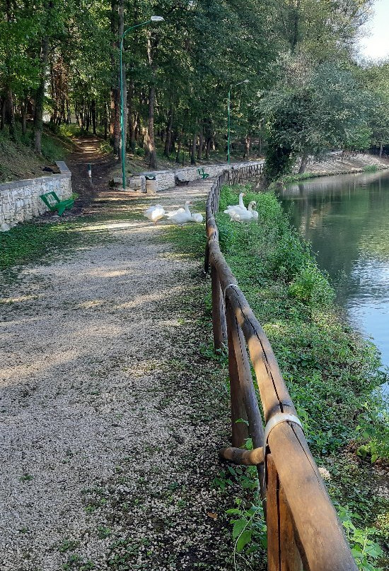 Lago Frontetusio-Palazzo San Gervasio必去景点