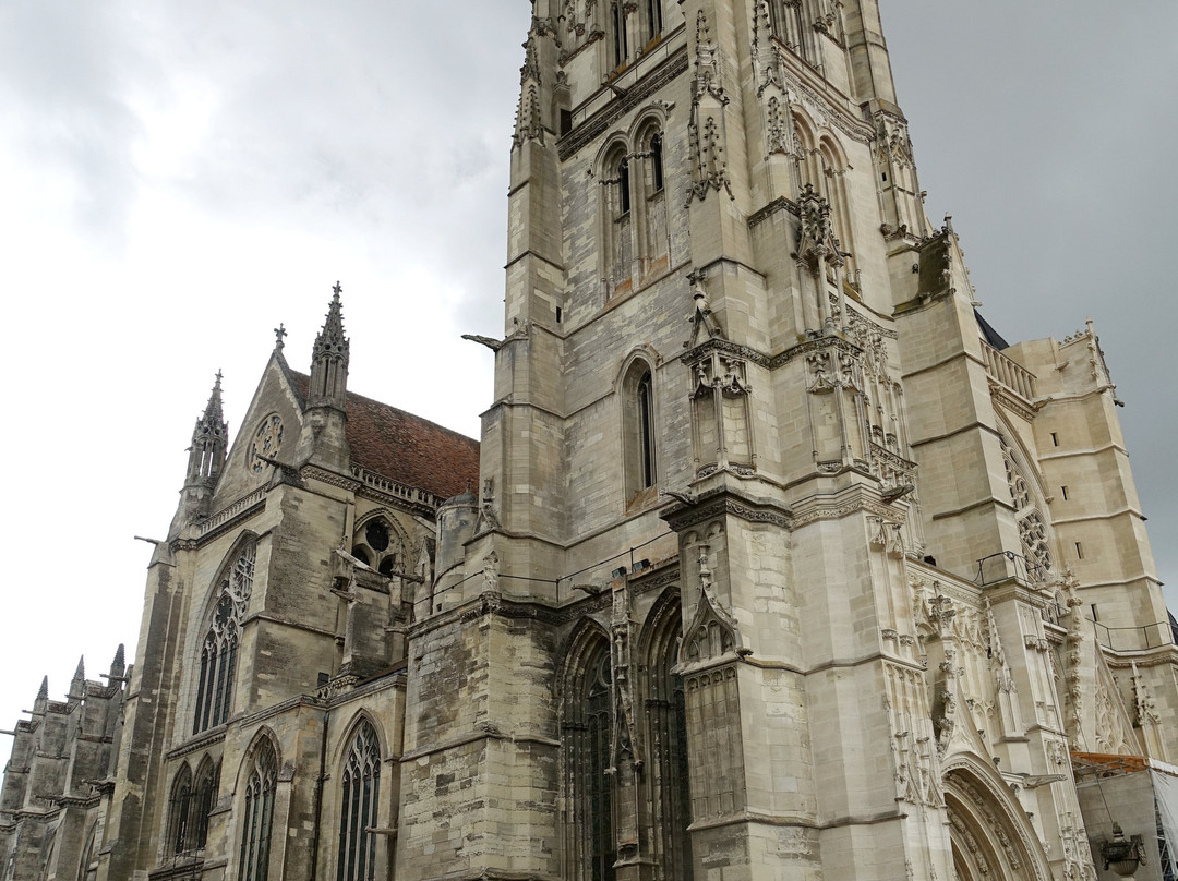 Cathédrale Saint-Etienne-莫城必去景点