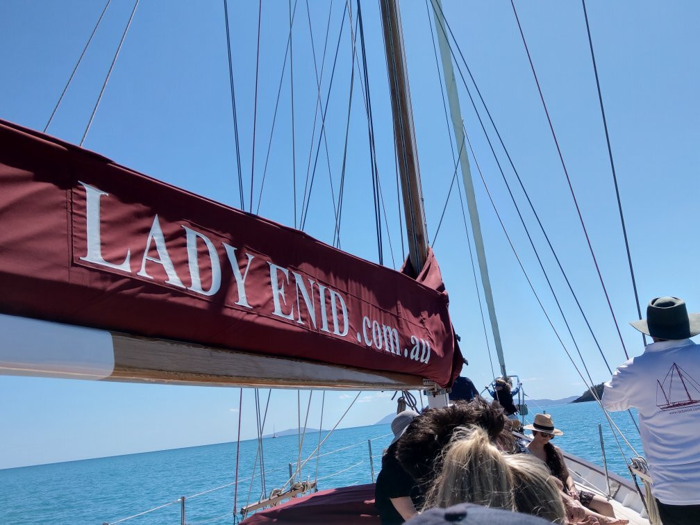 Lady Enid Sailing-艾尔利滩必去景点