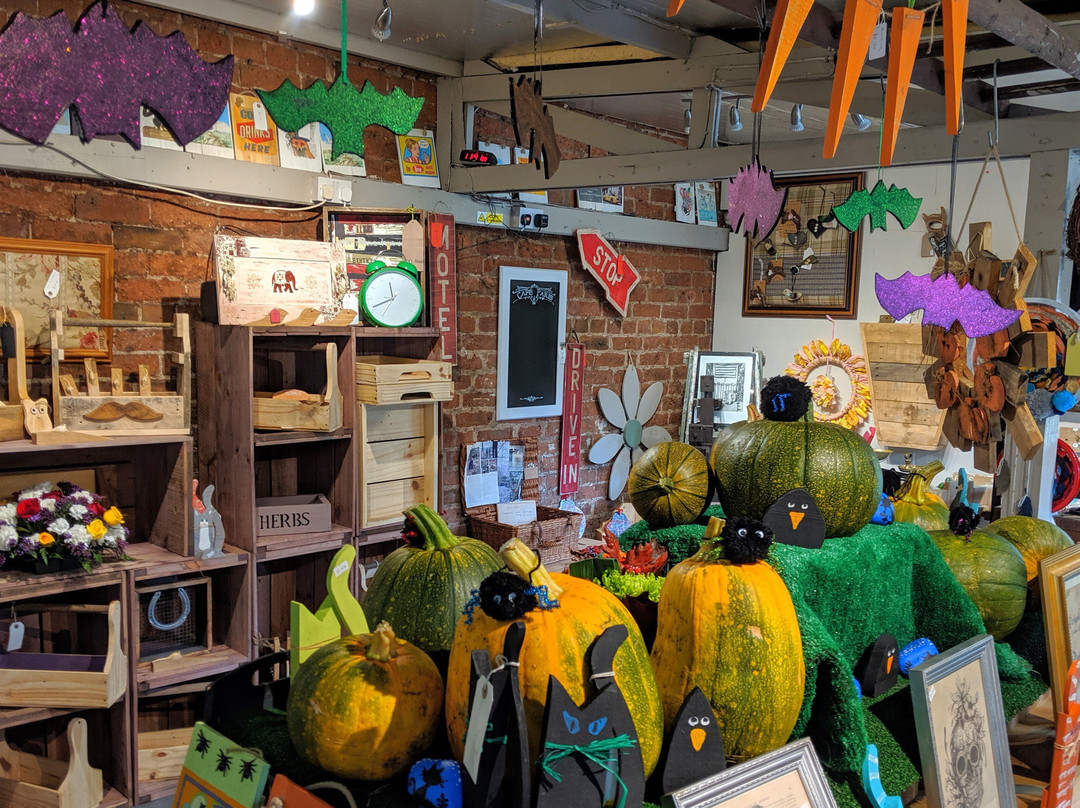 Walton Lea Partnership Shop景点图片