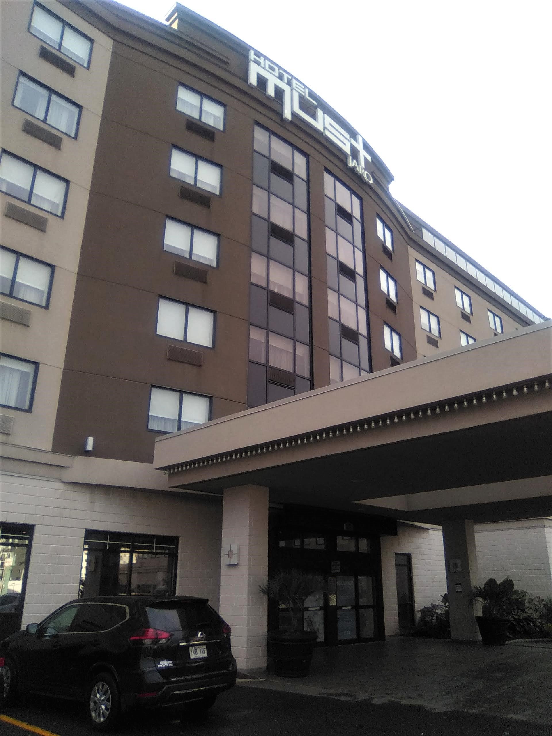 Hotel Must - Aeroport de Quebec-portrait