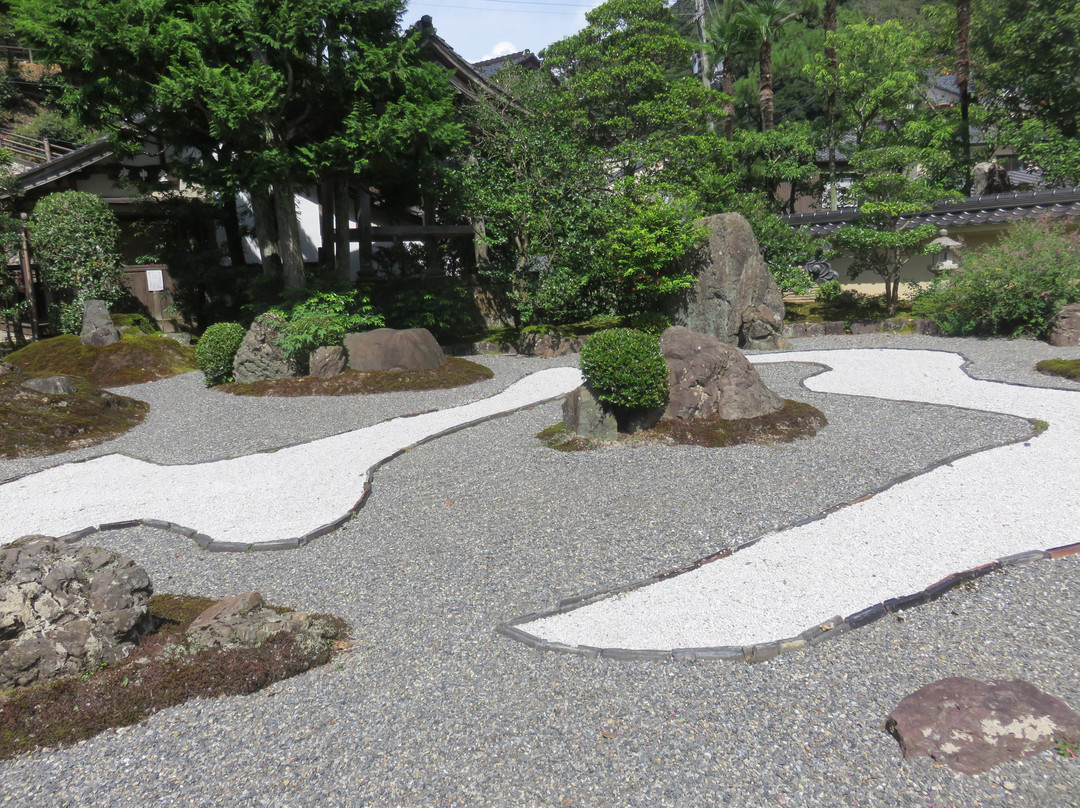 Gokurakuji Temple-丰冈市必去景点