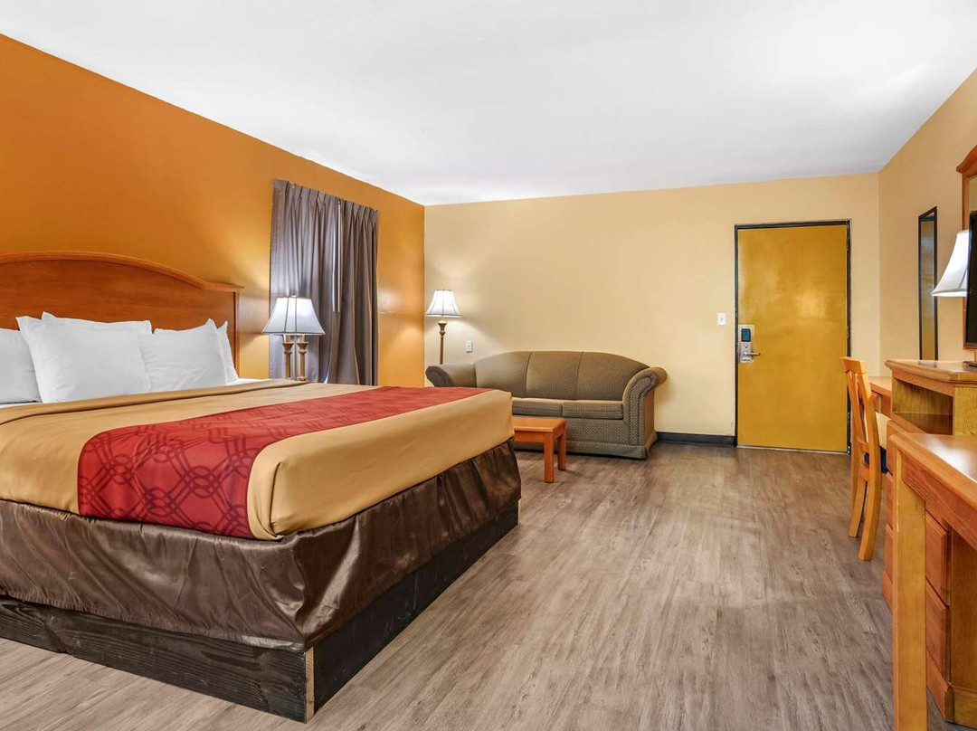 Econo Lodge Inn & Suites主图