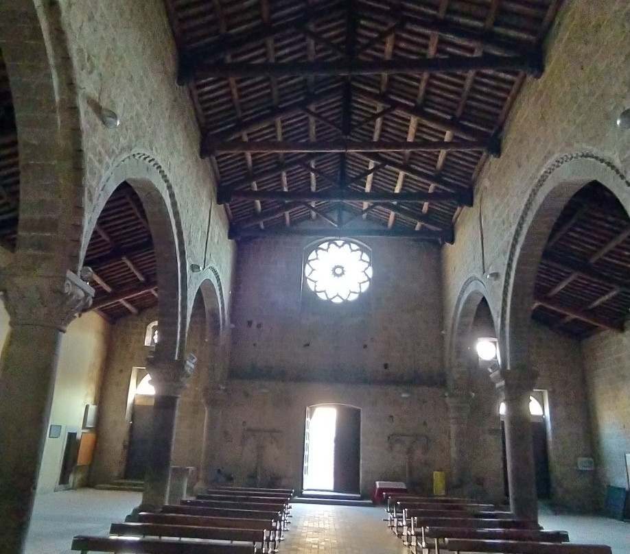 Chiesa di Santa Maria della Rosa-Tuscania必去景点