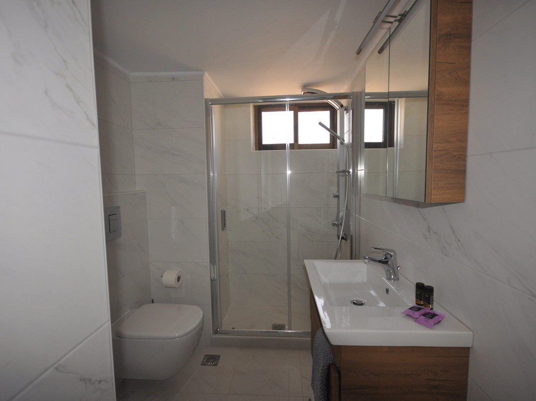 Katrina Studios & Apartments主图