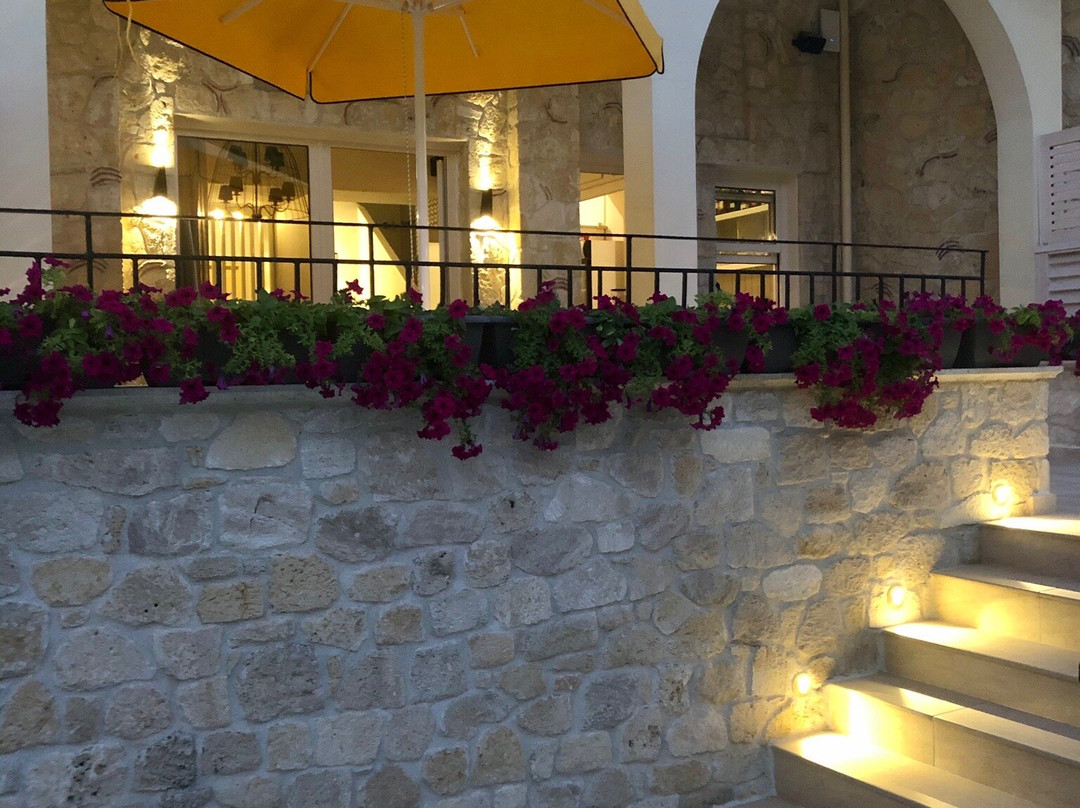 Neikos Luxury Suites主图