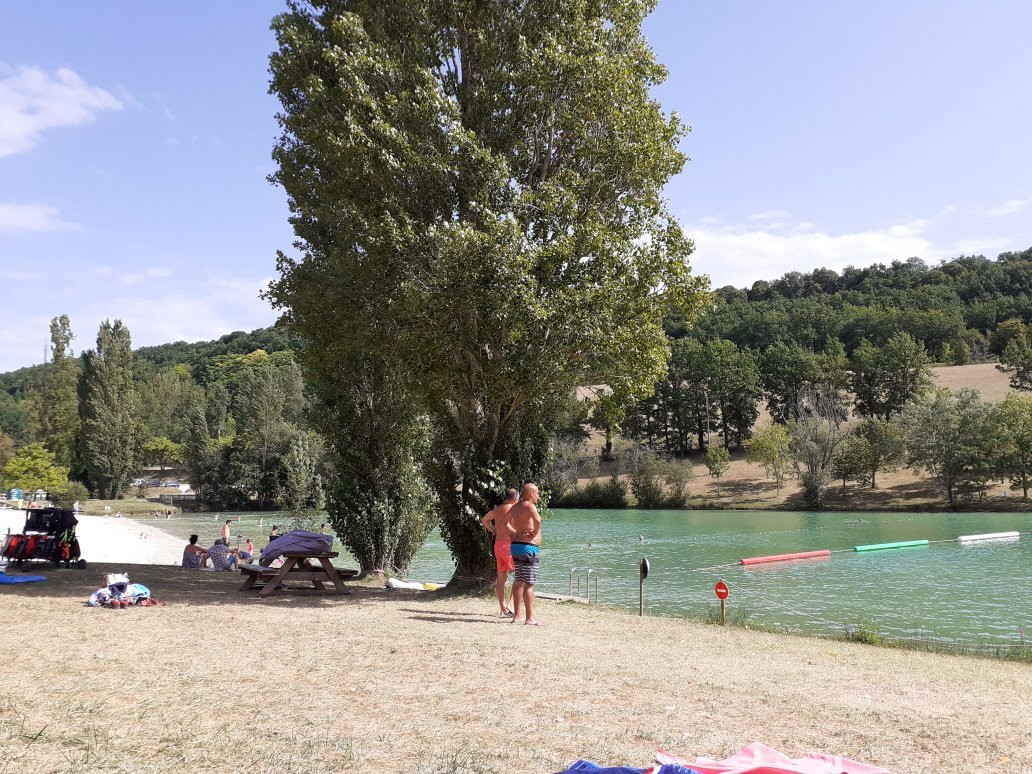 Lac de Saint-Sernin景点图片
