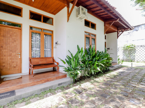 珍娜卡家庭旅馆