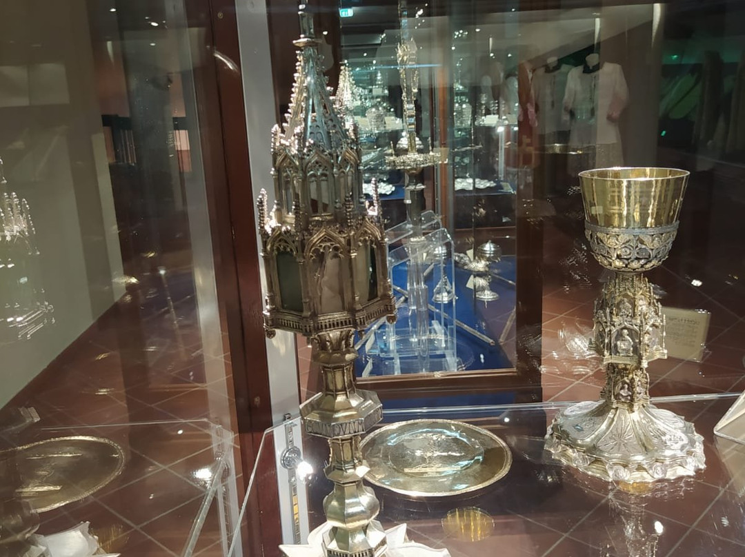 Museo Diocesano Di Arte Sacra-Ales必去景点