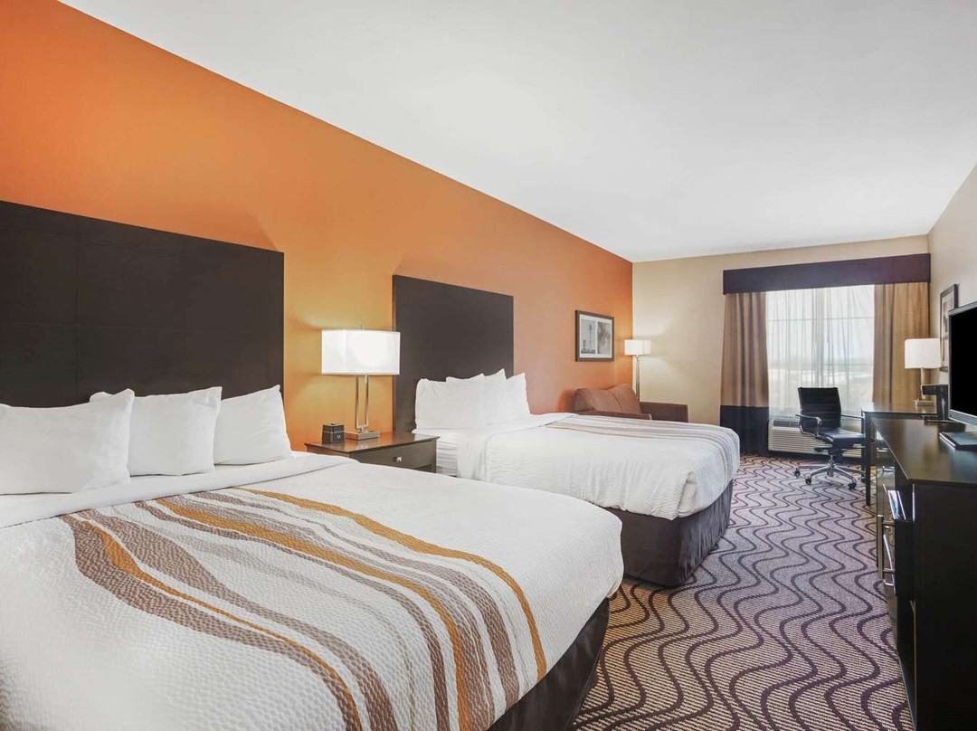 La Quinta Inn & Suites by Wyndham Beeville主图