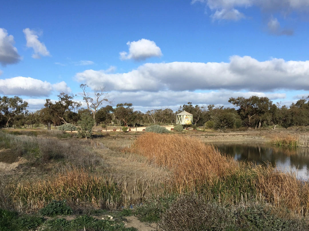 Cronomby Tanks-Lascelles必去景点