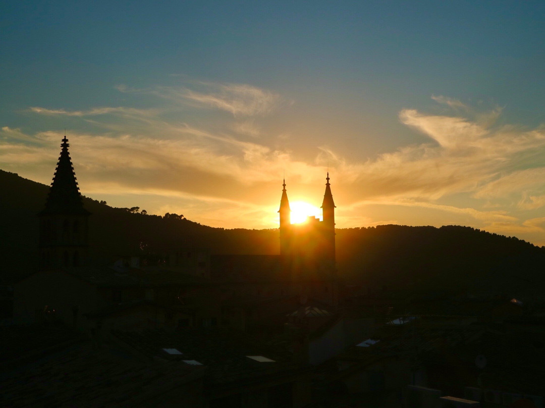 坎四月酒店主图