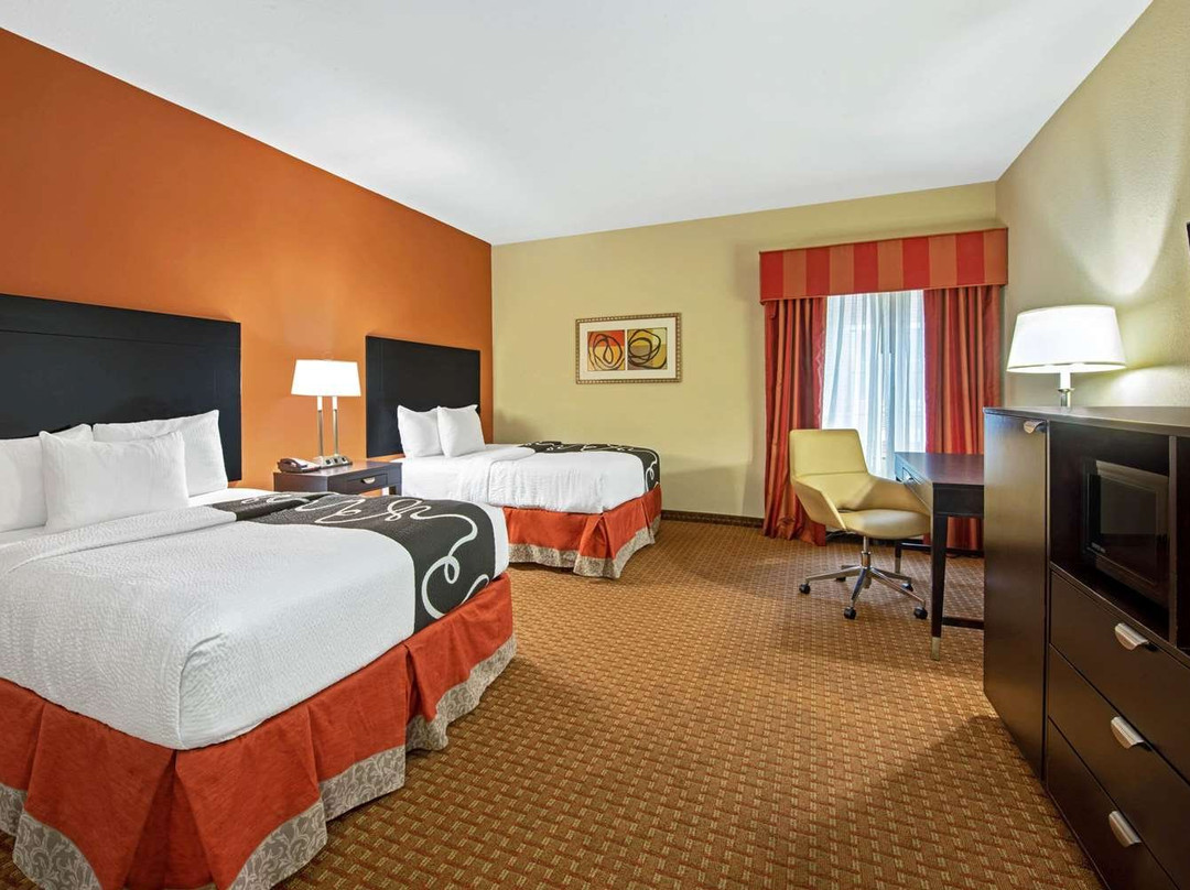 La Quinta Inn & Suites by Wyndham Port Arthur主图