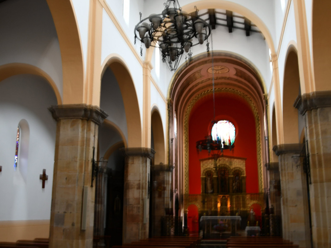 Iglesia de San Cristobal-Colunga必去景点