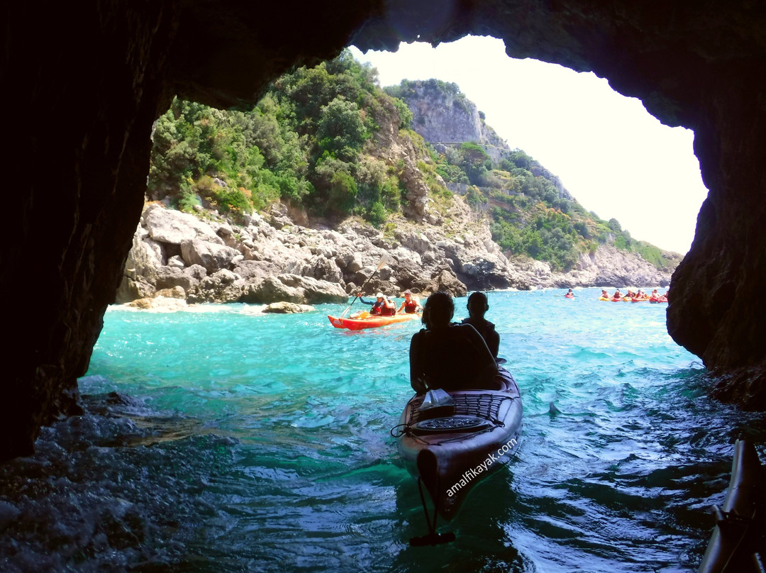 Amalfi Coast Sea Kayak Tours-阿马尔菲必去景点