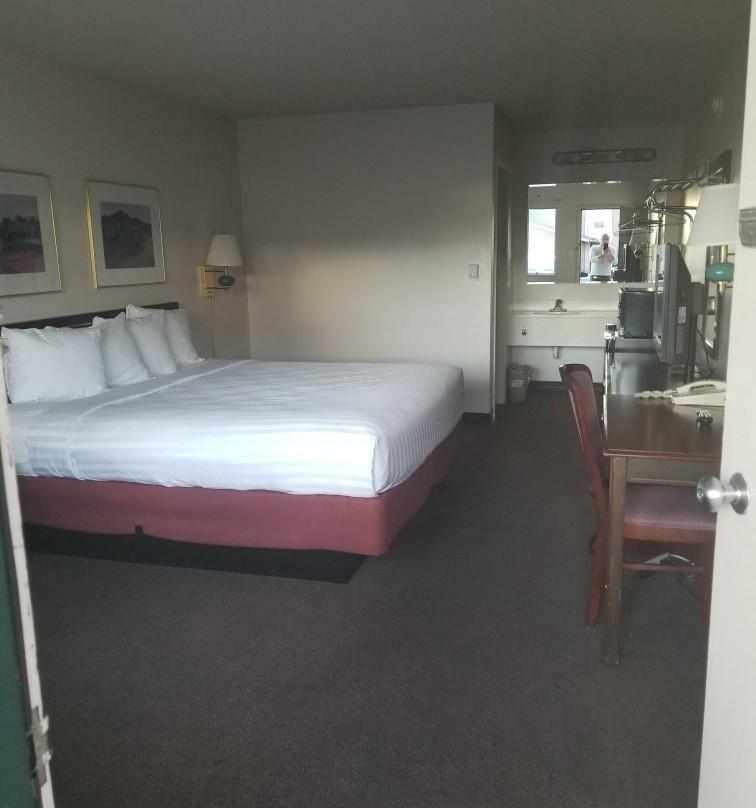 Motel 8 Laramie主图