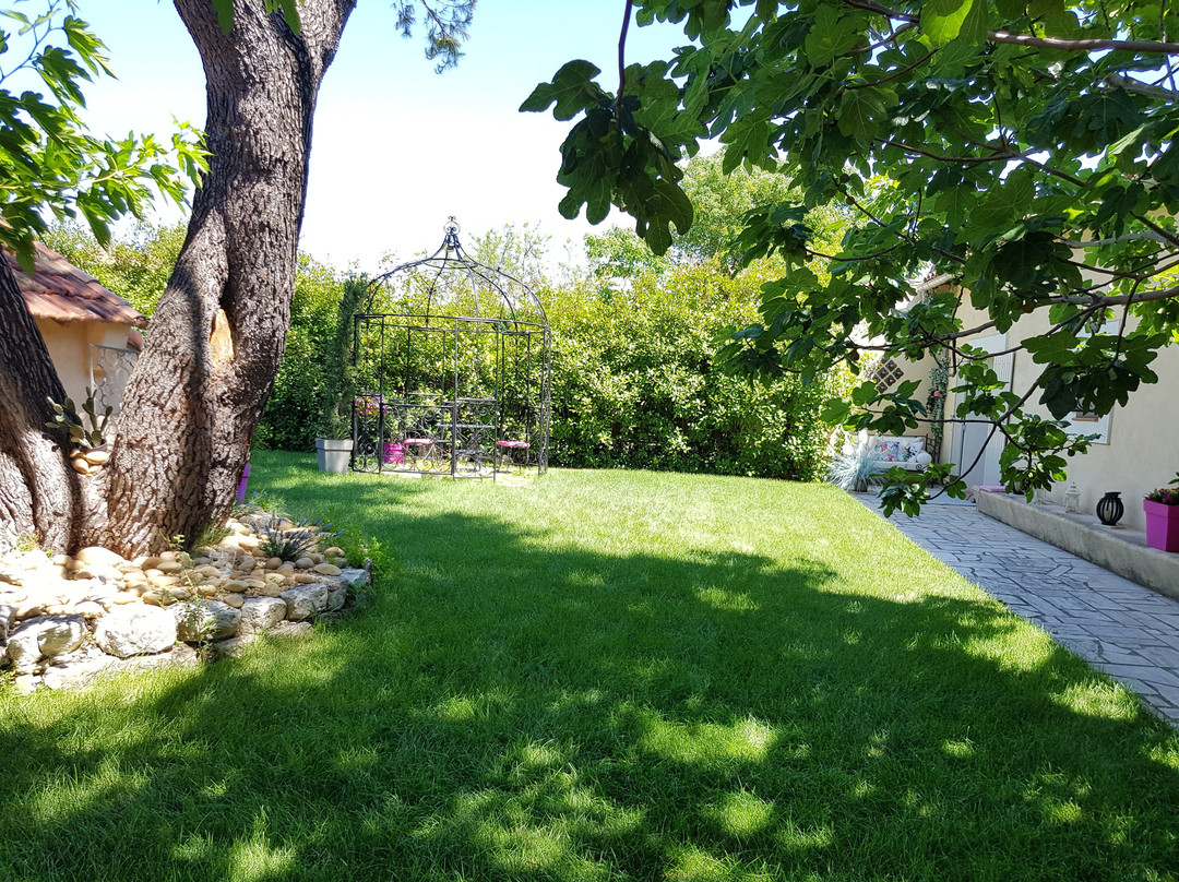 Puyricard酒店住宿-A l'Orée du Pin