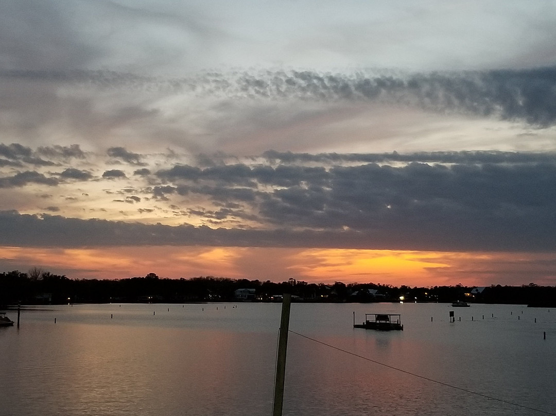 The Port Hotel and Marina主图