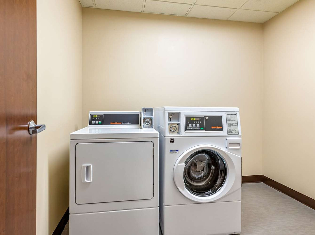 Comfort Inn & Suites West Des Moines主图