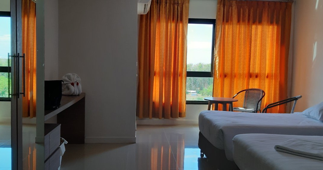 奈扬海滩S4-靠近普吉岛机场主图