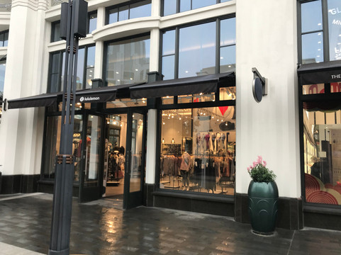 比斯特上海购物村-上海市必去景点