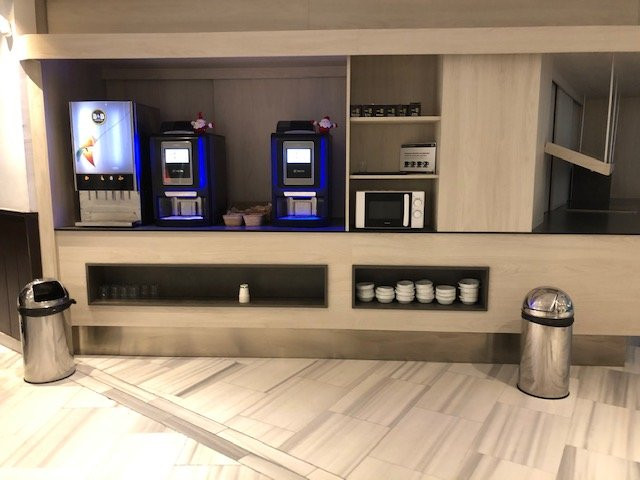 钟楼马德里拉斯罗萨斯酒店主图