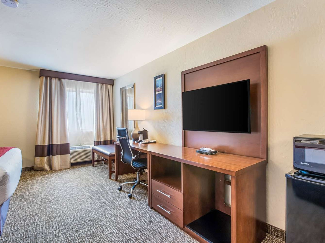 Comfort Inn & Suites主图