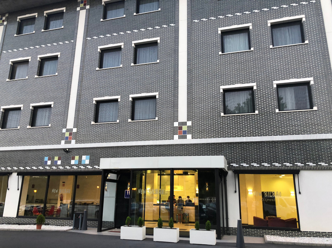 Hotel New Bilbao Airport主图