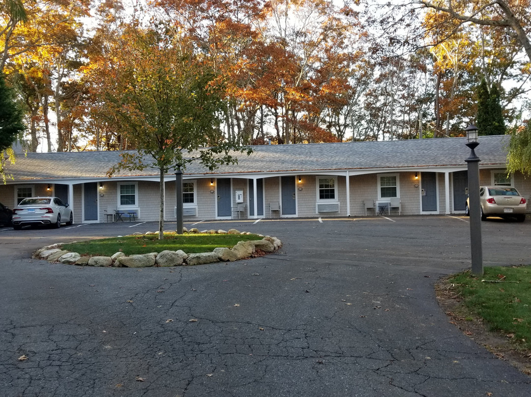 Sandwich Inn & Suites主图