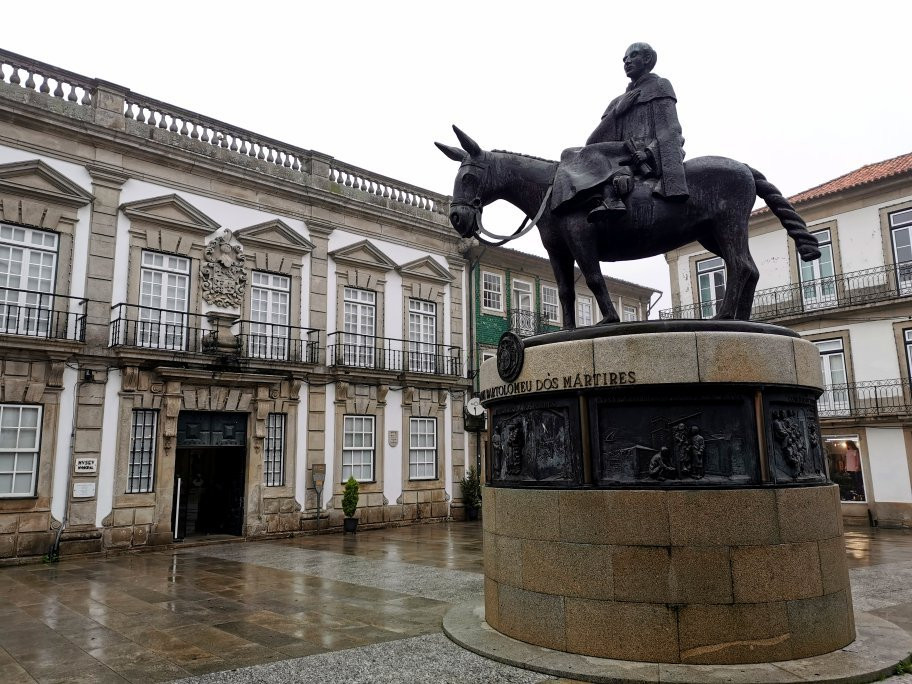 Escultura de Frei Bartolomeu dos Martires景点图片