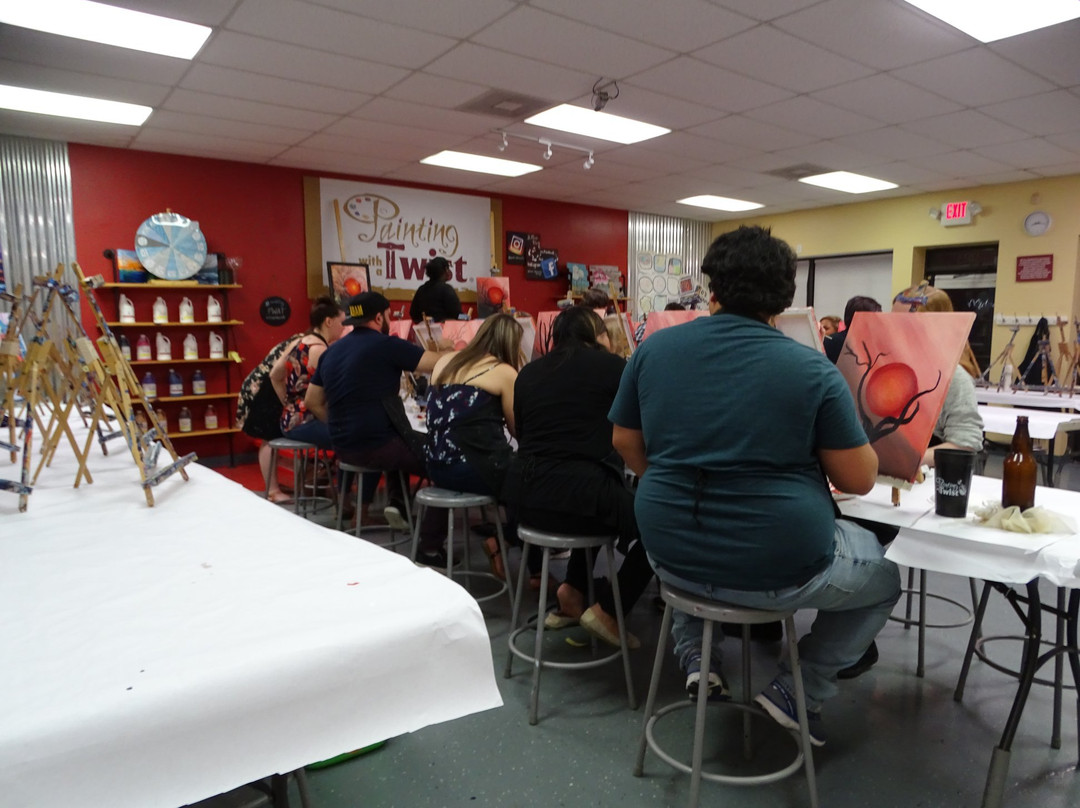 Painting with a Twist-阿尔塔蒙特斯普林斯必去景点