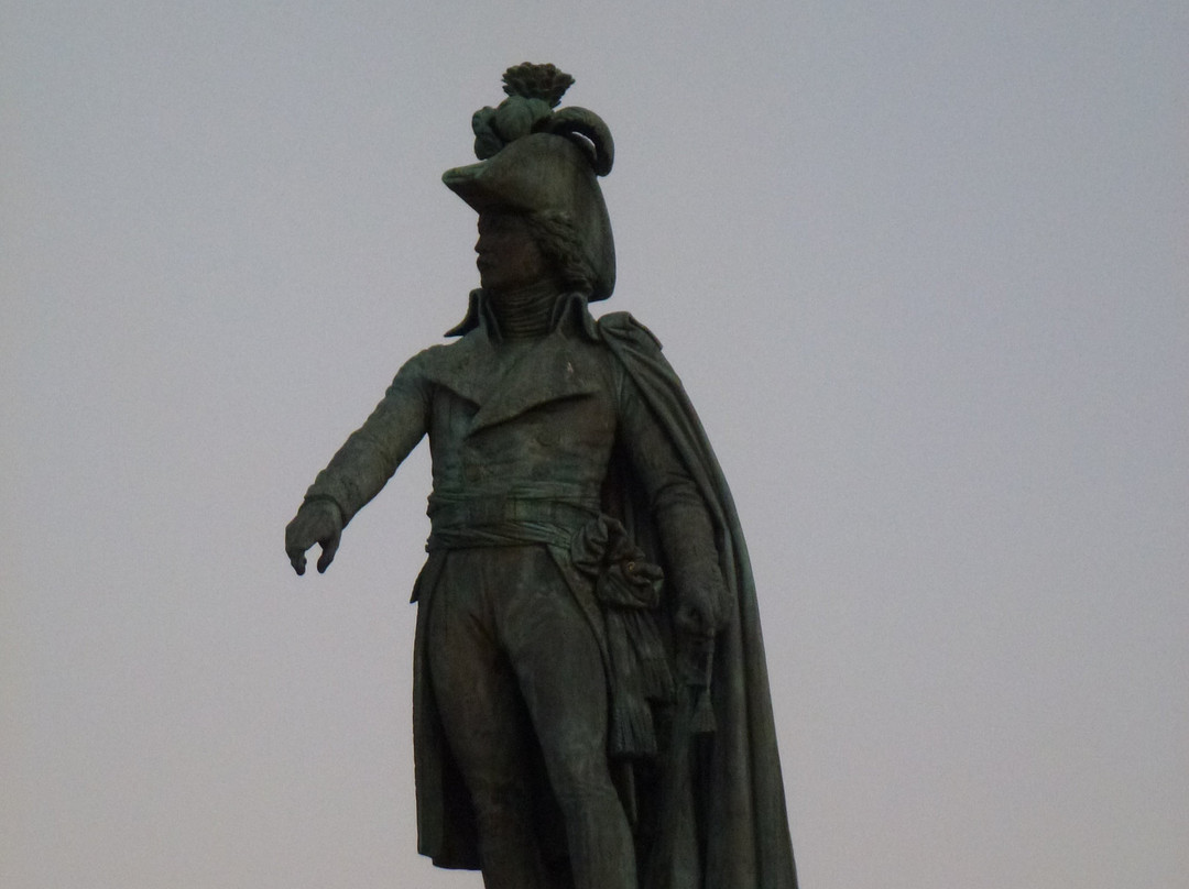 Monument au General Desaix-克莱蒙费朗必去景点