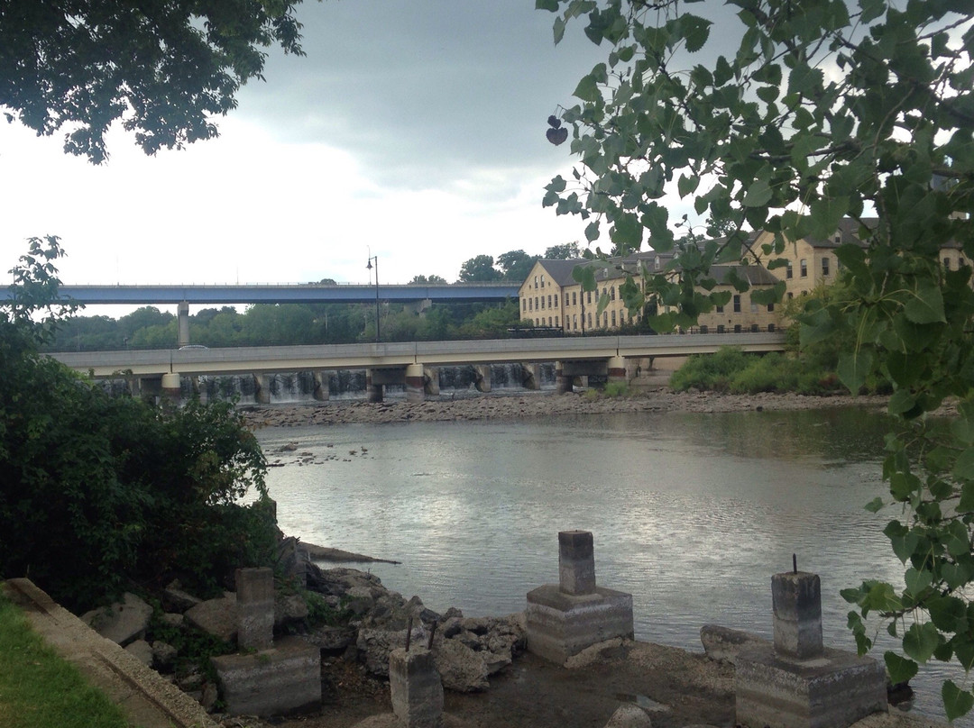 阿普尔顿旅游景点-Fox Trot Trail