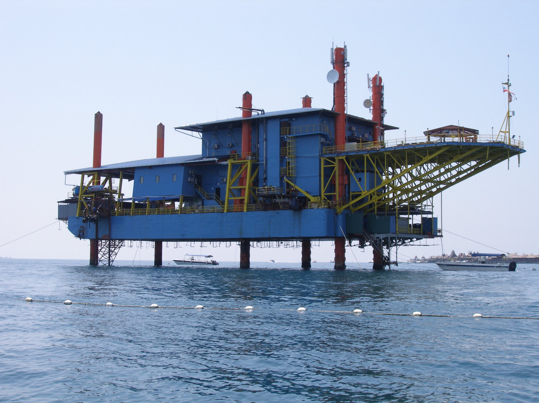 海洋探险潜水度假村主图