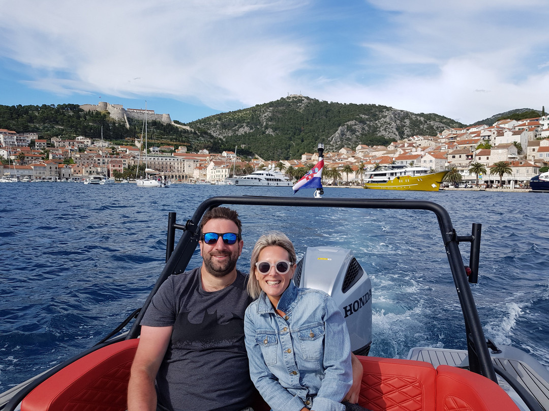 BlueCay Boat Transfers & Excursions景点图片