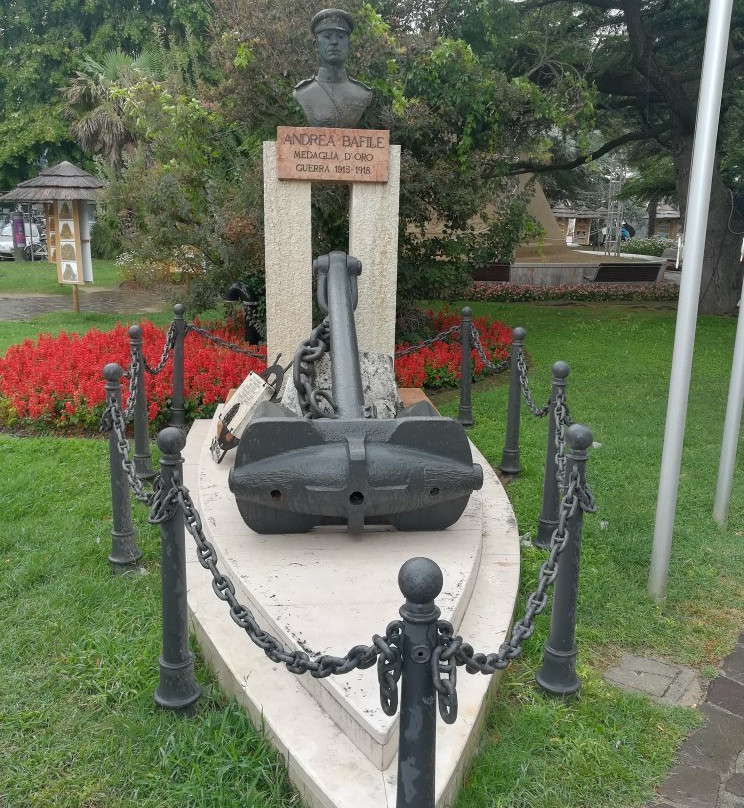 Monumento ad Andrea Bafile