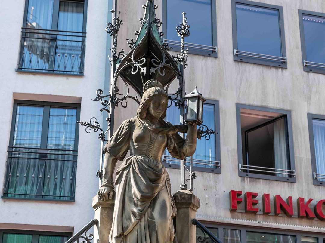 Heinzelmaennchenbrunnen-科隆必去景点