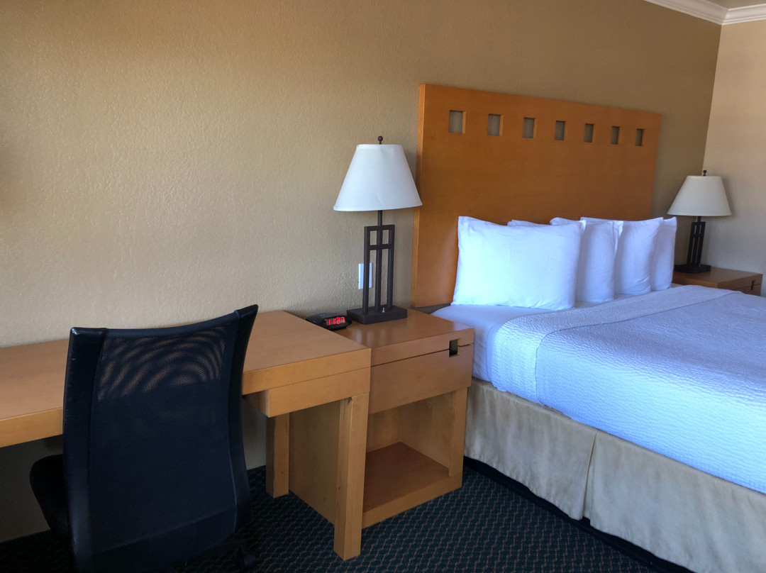 Lake Point Lodge - Clearlake Oaks, CA主图