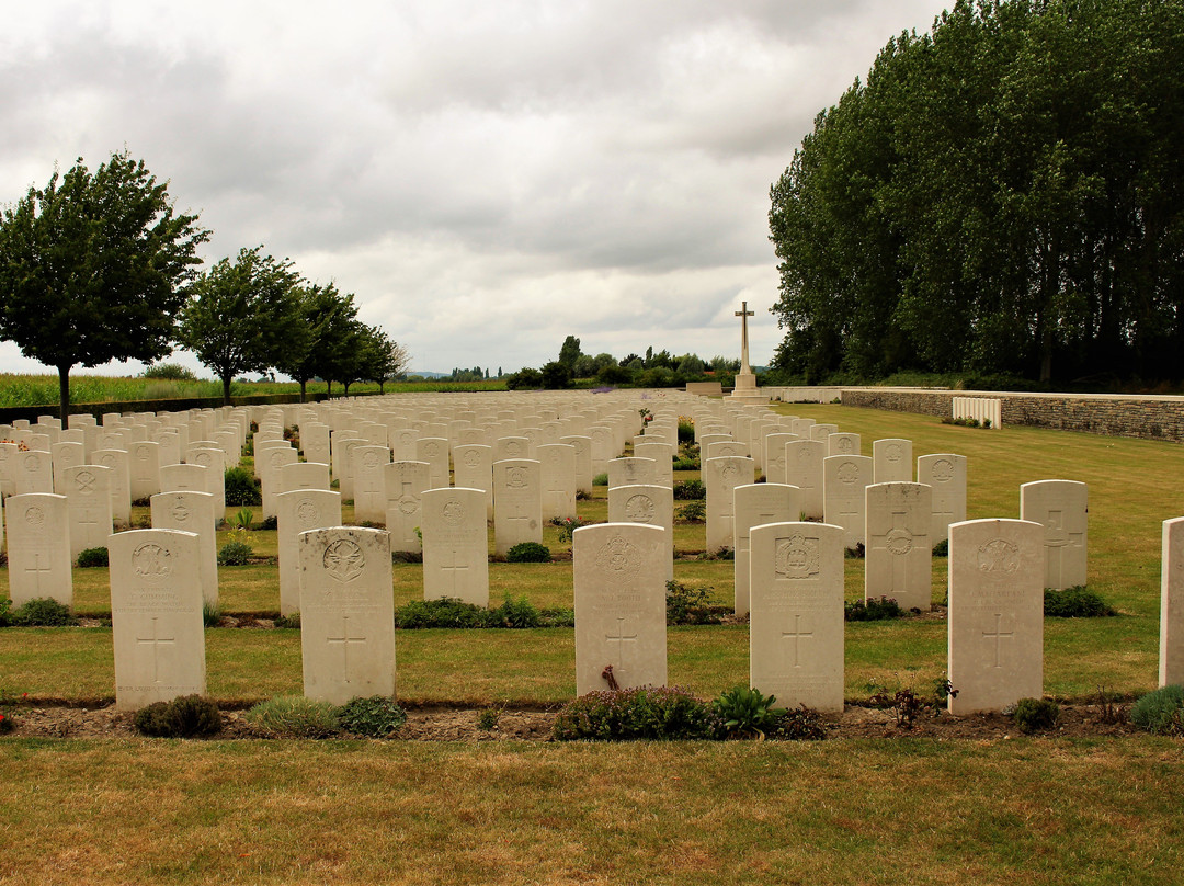 Trois Arbres Cemetery景点图片