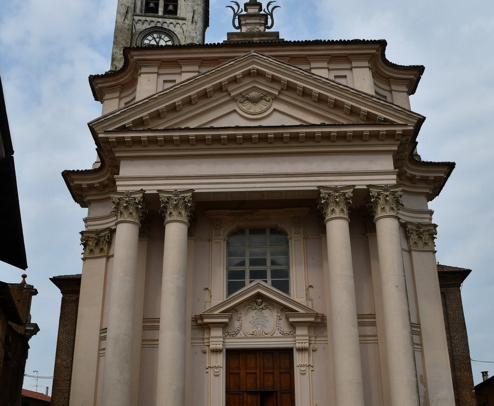 Chiesa di San Lorenzo Martire-Livorno Ferraris必去景点