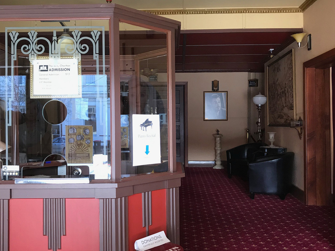 Rex Theatre-Charlton必去景点