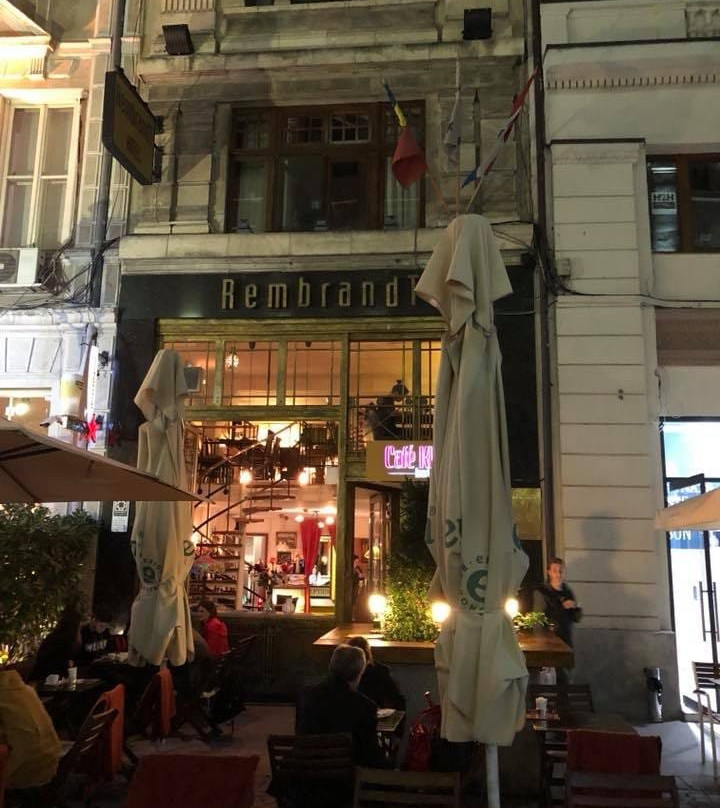 伦勃朗酒店主图