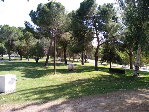 Parque Andalucia-莫斯托莱斯必去景点